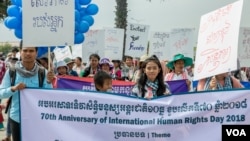 Civil Society groups, unionists, and human rights activists participated in the celebration of the 70th Anniversary of the Universal Declaration of Human Rights in Phnom Penh, Cambodia, December 10, 2018. (Aun Chhengpor/ VOA Khmer) 