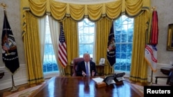美國總統川普在白宮接受路透社採訪（2018年1月17日）