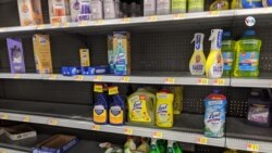 Los productos desinfectantes se han agotado en los supermercados y farmacias del área de Washington DC.