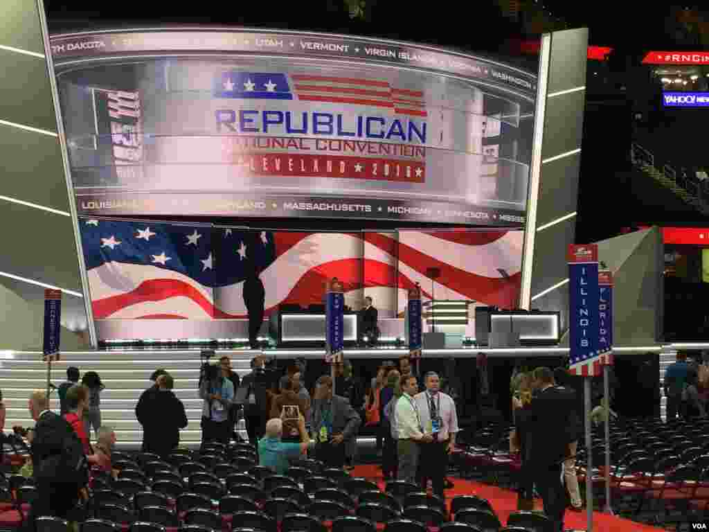 View inside the Quicken Loans Arena, where the Republican National Convention is being held in Cleveland, Ohio, July 19, 2016. (Photo: Mia Bush / VOA)