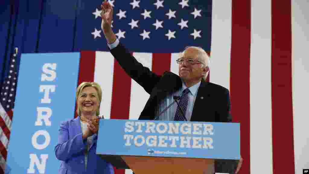 Le sénateur Bernie Sanders, a endosé la candidature de l&#39;ancienne sécrétaire d&#39;état Hillary Clinton à Portsmouth, 12 juillet 2016.