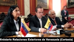 La cancilller venezolana, Delcy Rodríguez, denunció en la reunión de cancilleres de UNASUR la intervención de EE.UU en ese país.