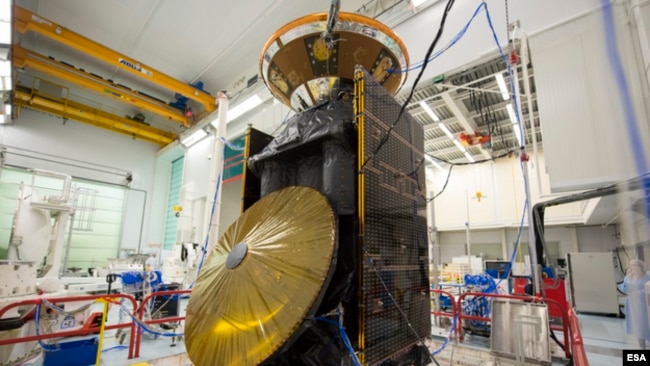 ESA's ExoMars Trace Gas Orbiter (TGO) and Schiaparelli, also known as the ExoMars Entry, descent and landing Demonstrator Module, are seen here during vibration testing at Thales Alenia Space, in Cannes, France, on 23 April 2015. (ESA)