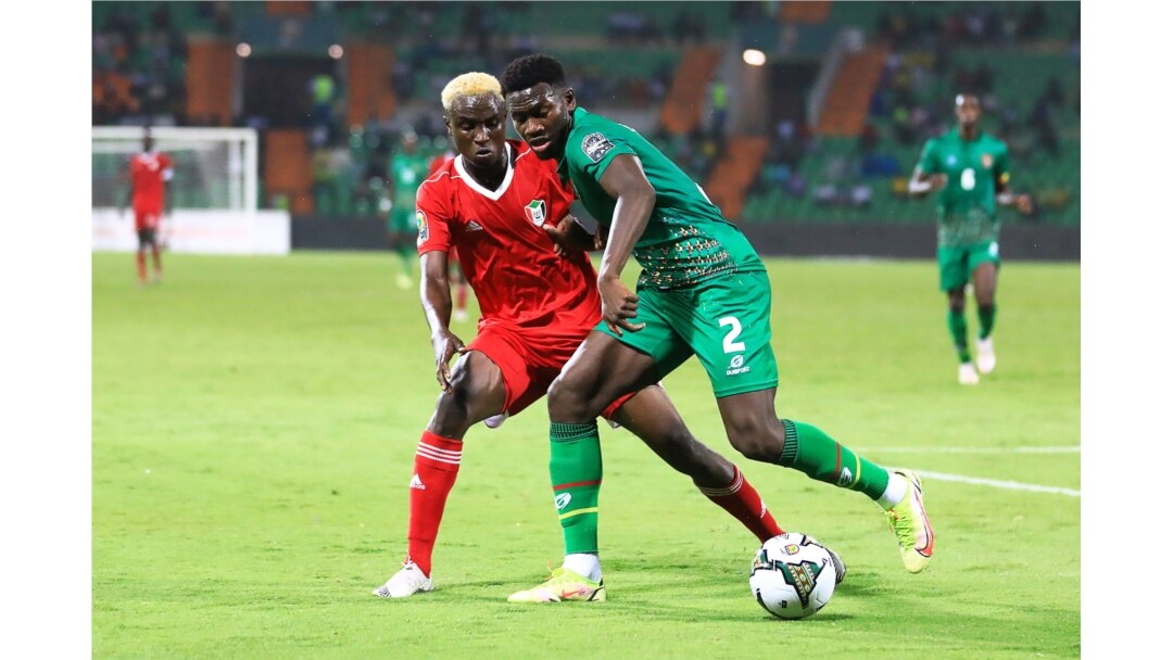 Al Gazoli Hussein Nooh (H) na Sudan da Fali Cande na Guinea-Bissau (D).