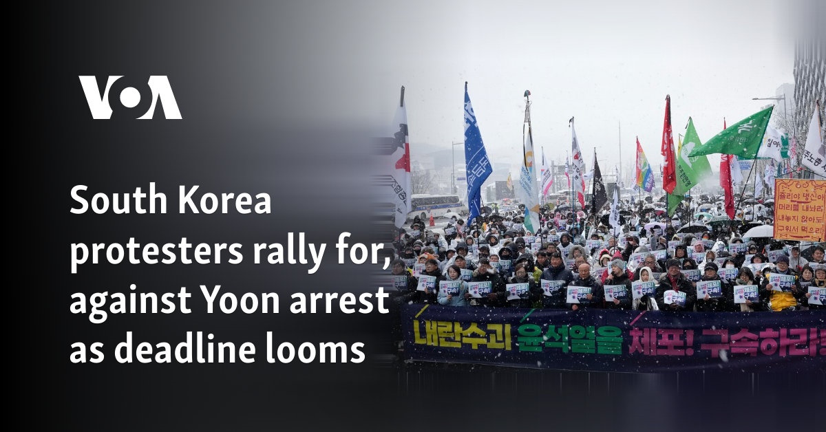 South Korea protesters rally for, against Yoon arrest as deadline looms