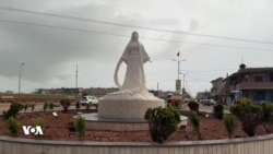 Peykerê Jina bi Kezî li Girkê Legê Hate Danîn