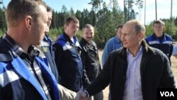 PM Vladimir Putin menghadiri upacara pembukaan pipa gas alam 'Nord Stream' di kota Vyborg, Rusia barat daya (6/9).