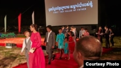 American actress Angelina Jolie along with her six children arrive at an outdoor world premiere of "First They Killed My Father" in Siem Reap, Cambodia, February 18, 2017. (Amanda Boury/Netflix)