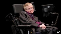 Hawking ha sido un pionero en los esfuerzos por desentrañar los secretos del universo y revolucionado la astrofísica.