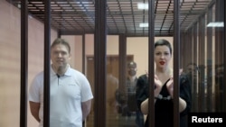 Maksim Znak e Maria Kalesnikava, opositores bielorrussos em tribunal, 6 de Setembro de 2021