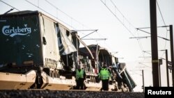 Un portavoz del grupo cervecero danés Carlsberg confirmó que el tren de carga involucrado en el accidente transportaba cajas de cerveza de su compañía.