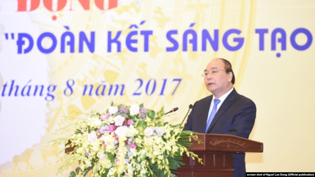 Thủ tướng Nguyễn Xuân Phúc tại lễ công bố "Sách Vàng Sáng tạo Việt Nam năm 2017", Hà Nội, 28/8/2017 