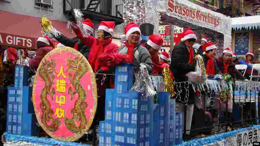 华埠老人中心耆老祝大家圣诞快乐