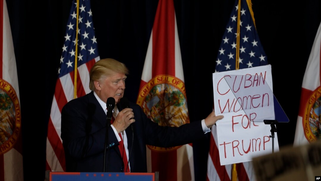 Capres Republik Donald Trump saat kampanye di Tampa, Florida, 5 November 2016.