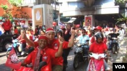 Demonstran kaos merah meneruskan unjuk rasa anti-pemerintah di Bangkok, 20 Maret 2010.