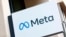 资料照片：位于比利时布鲁塞尔的Meta Platforms标志。(2022年12月6日)