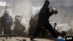 Sukob Srba sa severa Kosova i pripadnika KFOR-a (arhivski snimak)