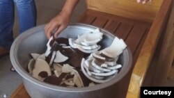 Proses pembuatan minyak kelapa asli (Courtesy: I Wayan Setiawan).