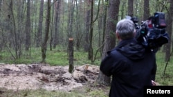 Місце виявлення "військового об'єкту" неподалік польського міста Бидгощ, 27 квітня 2023. REUTERS/Kacper Pempel