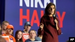 Kandidat presiden dari Partai Republik, mantan Duta Besar PBB Nikki Haley berbicara di acara kampanye, 27 Januari 2024. (Foto: AP/Matt Kelley)