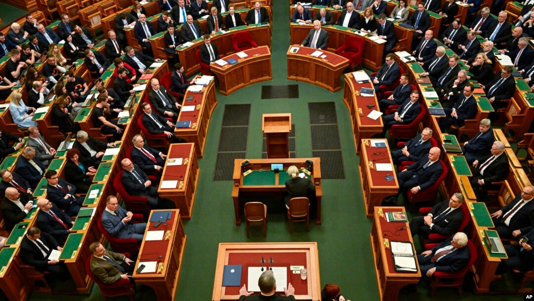 Mađarski parlament (Foto: AP/Denes Erdos)
