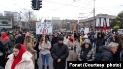 Studenti i građani održali su danas 15 minuta tišine na raskrsnici Ruzveltove i Ulice kraljice Marije u Beogradu (Fonet / Milica Vučković)