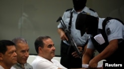 El expresidente de El Salvador, Elías Antonio Saca, llega a una audiencia por cargos de corrupción en San Salvador, El Salvador, el 26 de marzo de 2018.