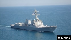 Kapal Amerika, U.S.S. Forrest Sherman yang berpatroli di Laut Arab (foto: dok).