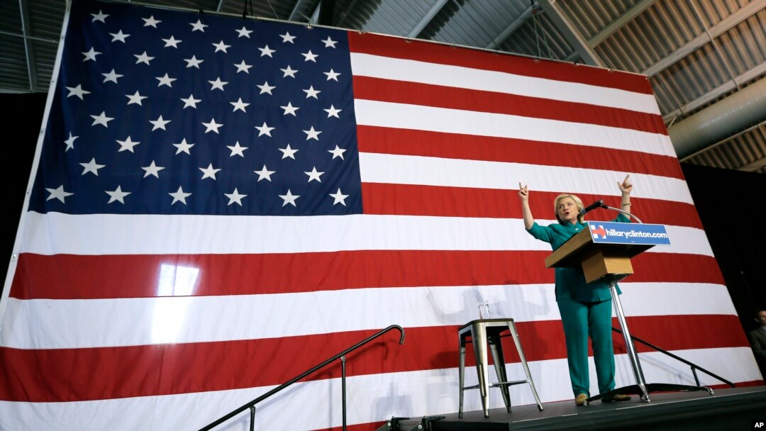 Hillary Clinton hablando ante partidarios en Des Moines, Iowa, el domingo, 14 de junio, de 2015. 