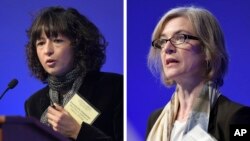 Emmanuelle Charpentier (kiri) dan Jennifer Doudna, dalam foto 1 Desember 2015, dua peneliti yang memenangkan penghargaan Nobel untuk Kimia 2020.