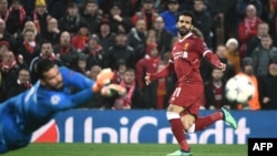 Le milieu de terrain égyptien de Liverpool, Mohamed Salah, à droite, lors de la demi-finale de la Ligue des champions, le 24 avril 2018.