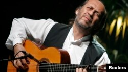 El guitarrista español se encontraba de vacaciones con su familia en Cancún.