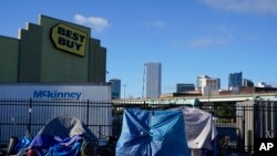 Kamp beskućnika može se vidjeti u San Franciscu, ponedjeljak, 12. prosinca 2022. (AP Photo/Godofredo A. Vásquez)