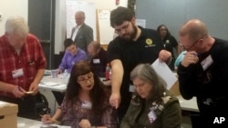 Autoridades electorales realizaron el reconteo de votos el pasado 19 de diciembre en donde analizaron una máquina que falló en escanear algunos votos.