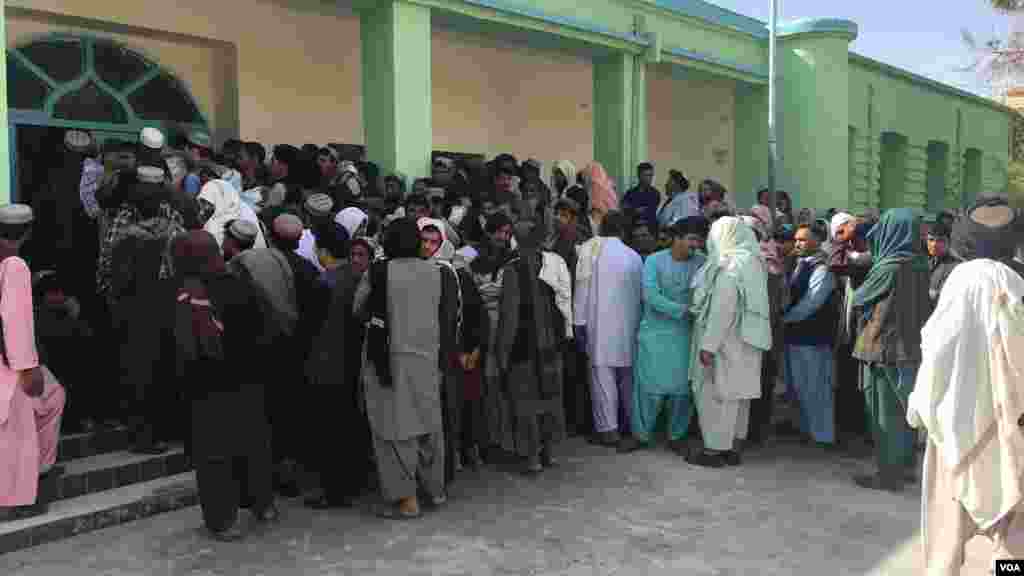 د رای ورکوونکو گڼه گوڼه