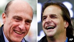 Esta combinación de fotos de archivo muestra al candidato presidencial del gobernante Frente Amplio, Daniel Martínez, a la izquierda, el 20 de octubre de 2019, y a su rival Luis Lacalle Pou, líder del opositor Partido Nacional, el 22 de octubre de 2019, ambos en Montevideo.