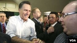 Mitt Romney melakukan kampanye di kota Bellevue, negarabagian Washington (2/2). Romney masih memimpin dalam jajak pendapat nasional.