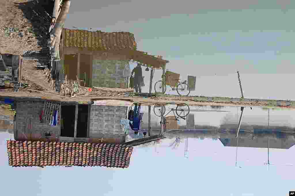 2nd Place (Tie) - Once upon time in the morning - Sidoarjo, East Java, Indonesia (Gito Waluyo)