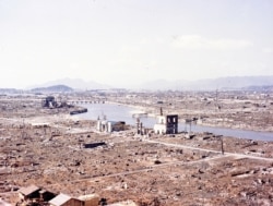원폭으로 파괴된 히로시마를 찍은 컬러 사진.