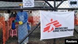 Salah satu tempat perawatan ebola di Monrovia, Liberia, yang dibangun oleh Doctors Without Borders, ketika Liberia menghadapi kasus ebola tahun lalu (foto: dok).