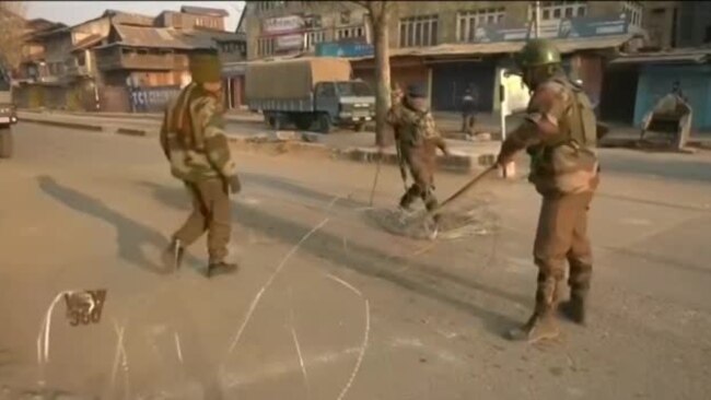 سوشل میڈیا: بھارت کے زیر انتظام کشمیر میں سرکاری پابندیوں کا توڑ سوشل میڈیا: بھارت کے زیر انتظام کشمیر میں سرکاری پابندیوں کا توڑ