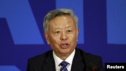 Presiden Bank Investasi Infrastruktur Asia (AIIB) Jin Liqun dalam sebuah konferensi pers di Beijing. (Reuters/Kim Kyung-Hoon)