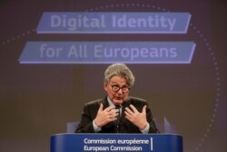 3일 벨기에 브뤼셀에서 EU 집행위원회가 역내 27개 회원국 주민들이 쓸 수 있는 ‘유럽 디지털 신분증 지갑(European Digital ID Wallet)’을 보급 계획을 발표했다. 사진은 티에르 브레턴 유럽공동체시장 담당 집행위원.