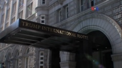 Trump inaugura hotel y Clinton está en Florida
