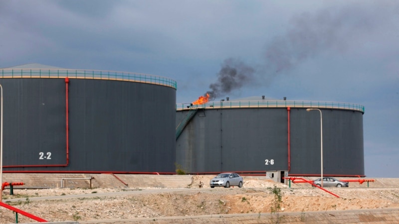 Generate single title from this title One of Libya’s main refineries shut down after fighting in 70 -100 characters. And it must return only title i dont want any extra information or introductory text with title e.g: ” Here is a single title:”