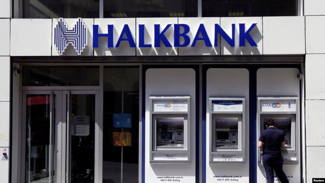 Halkbank’ın ABD Anayasa Mahkemesi’ne yaptığı başvuru, reddedilmesi sonrasında teamül hukukuna göre Amerika’da yargılanıp yargılanamayacağının değerlendirilip karara bağlanması için İkinci Bölge Temyiz Mahkemesi’ne gönderilmişti.
