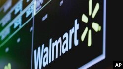 Walmart anunció el miércoles que subirá a 21 años la edad mínima para comprar productos de tabaco y cigarrillos electrónicos en sus tiendas.