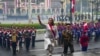 La presidenta peruana Dina Boluarte llega a la catedral para la misa del Día de la Independencia en Lima, Perú, el domingo 28 de julio de 2024. Boluarte ofrece su segundo discurso sobre el Estado de la Nación ante el Congreso.