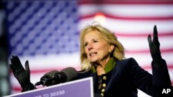 Jill Biden di Heinz Field, Pittsburgh, 2 November 2020. (Foto: dok).