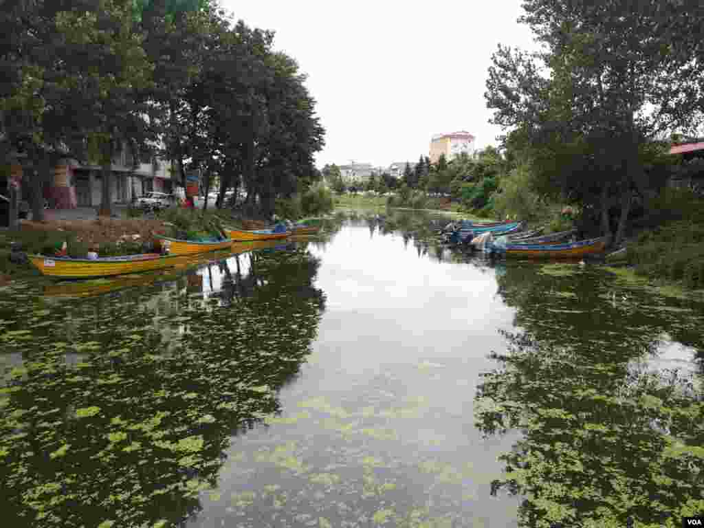 نمایی از رودخانه مرکزی شهر آستارا در گیلان عکس: کیومرث (ارسالی از شما) 